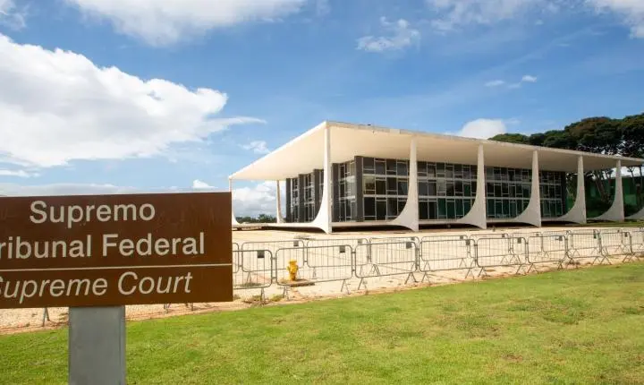 STF organiza defesa jurídica após Alexandre de Moraes ser notificado em ação da Rumble nos EUA