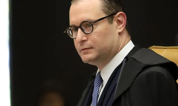 Zanin pede acesso total a celular de Vorcaro na Operação Compliance Zero