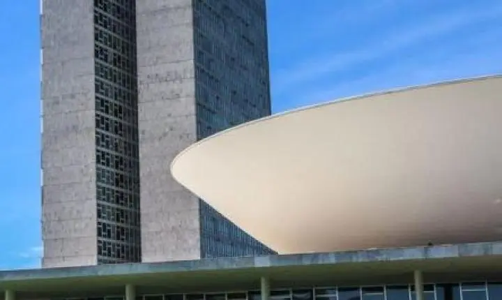 Taxa de renovação na Câmara dos Deputados atinge 38,7% nas eleições