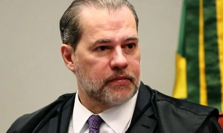 Dias Toffoli assume como ministro efetivo do TSE após renúncia de Cármen Lúcia