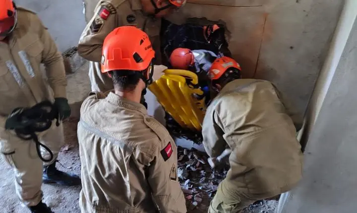 Trabalhador de obra ferido após queda em fosso de elevador em João Pessoa