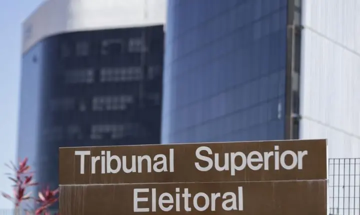 TSE avalia liminar de Nunes Marques que suspendeu pesquisa eleitoral desfavorável a Flávio Bolsonaro