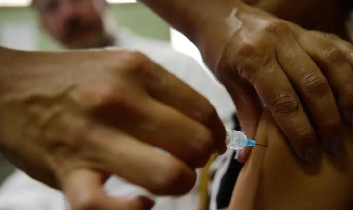 Ministério da Saúde estende vacinação contra o HPV para adolescentes até dezembro