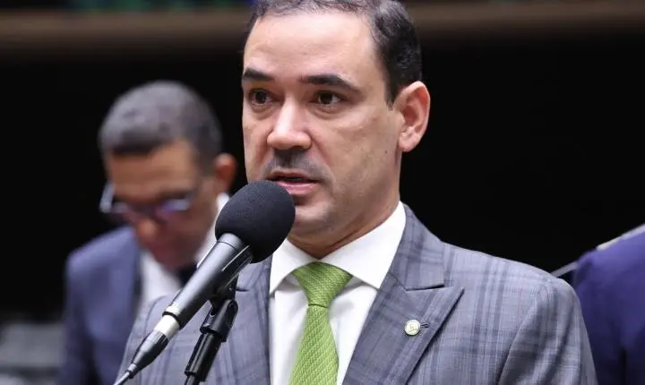 Vicentinho Júnior é eleito governador do Tocantins nas urnas