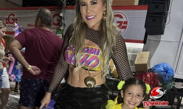 VÍDEO: Bloquinho da Tia Jú arrasta multidão e abre oficialmente o Carnaval de Cajazeiras com recorde de público