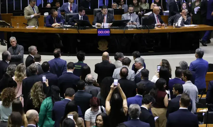Senado vota PEC do fim da escala 6x1 na próxima quarta-feira