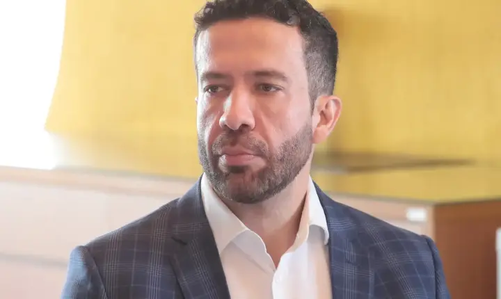 André Janones pode ter alta hospitalar em breve segundo boletim médico