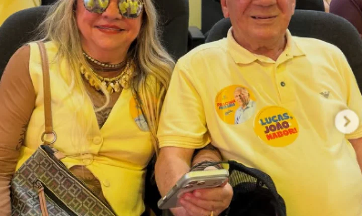 Zé Aldemir destaca apoio da família durante participação em evento político